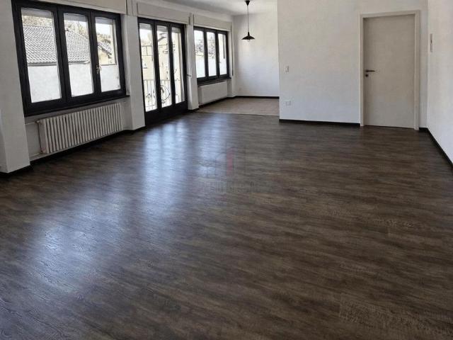 Willkommen, hell und nahe bei den Dienstleistungen