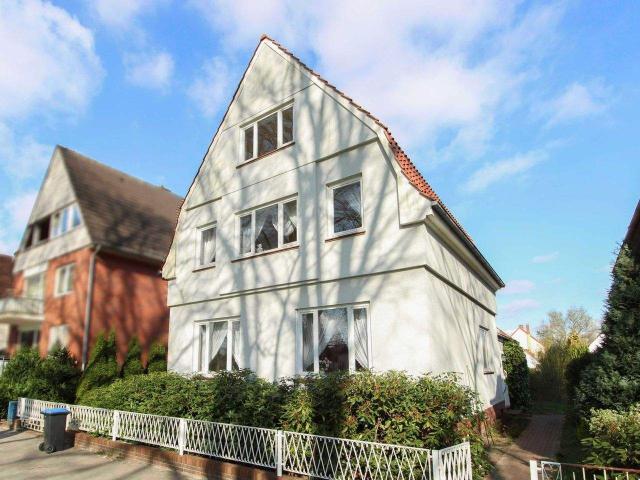 Willkommen im neuen Familienglück: Einfamilienhaus mit Garten und Garage in Bremen