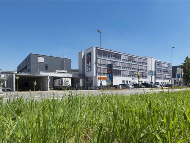 Willkommen im Einkaufszentrum Spitzacker