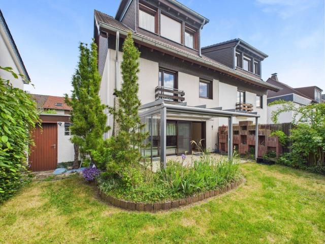 Willkommen im Familienglück charmante Doppelhaushälfte mit Garten, Platz und Perspektive