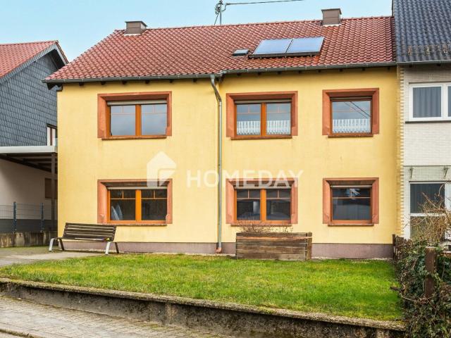 Mehrgenerationenhaus mit Sauna und gemütlicher Grillhütte für Entspannung und Geselligkeit