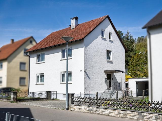 Willkommen in Ihrem neuen Zuhause mit Garten, Platz & Möglichkeiten