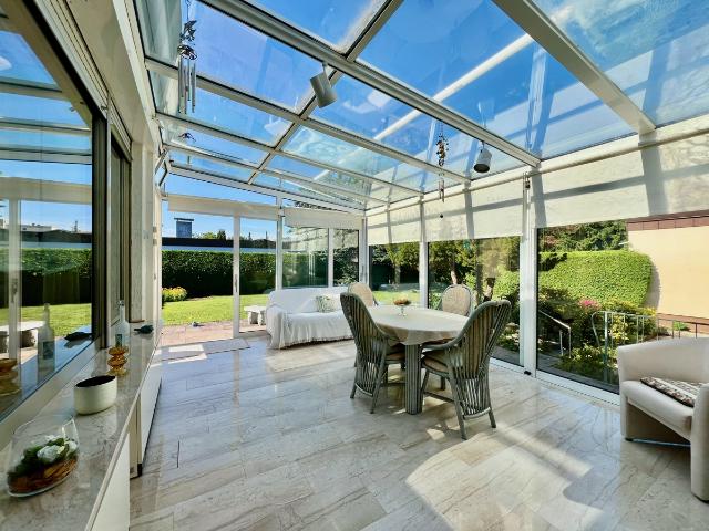 Willkommen Zuhause – Ihr exquisites Split Level Paradies in Königsbrunn!