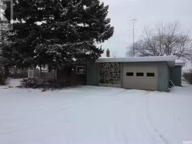Wills Acreage, Frontier, SK, S0N 0W0 house for sale Listing.