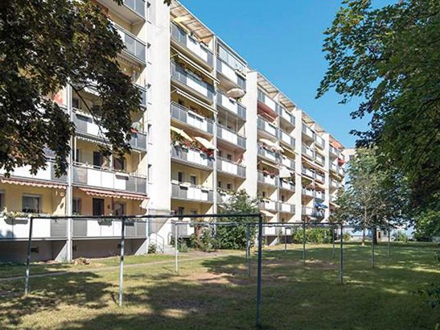 Wir sanieren: 4 Zimmerwohnung in oberster Etage mit Aufzug!