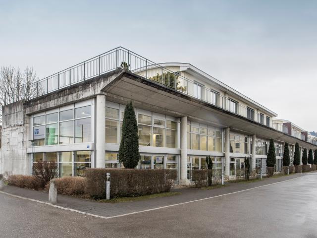 Wir vermieten einen Büroraum in Regensdorf
