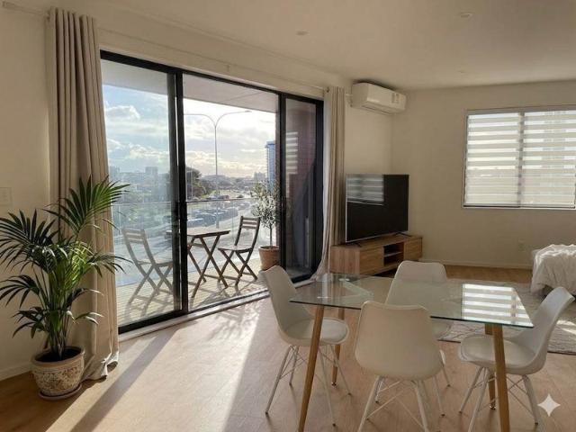 wiri, 5 bedrooms