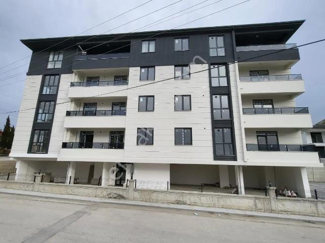 Wisrem Gayrimenkulden Kiralık Göl Manzaralı Otoparklı Arakat Sıfır 2+1