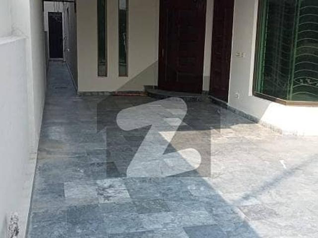 With Basement 4 Beds 9.5 Marla Prime Location House for Sale in Green City Barki road Lahore