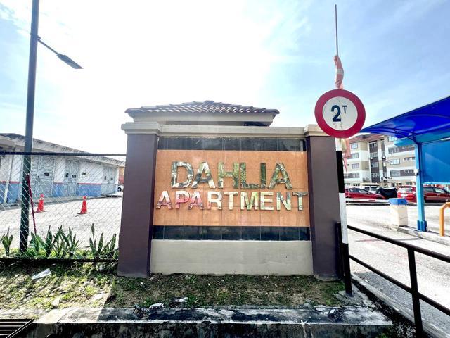 With Lift Apartment Dahlia Saujana Utama 2