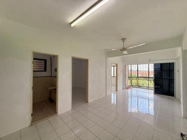 with reserved carpark medium floor Tun Teja Apartment Rawang