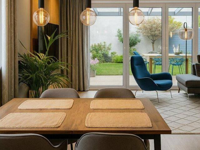 Wo Sonne, Wasser und Raum sich treffen – Ihr neues Familienglück nahe oberem Mühlwasser + Klimaanlage + uneinsichtiger Garten + Stellplatz + Eigengrund