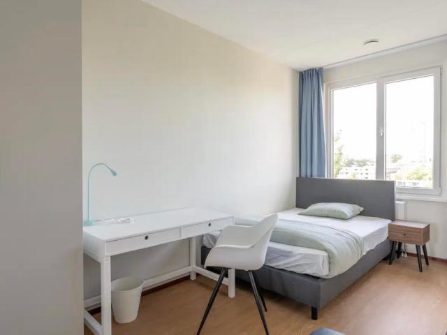 WOMEN ONLY 2 Rooms available in our home in Oost