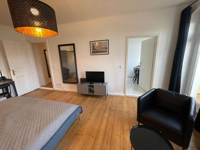Wonderful Apartment in Friedrichshain with Tremendous View, Berlin Amsterdam Apartments for Rent