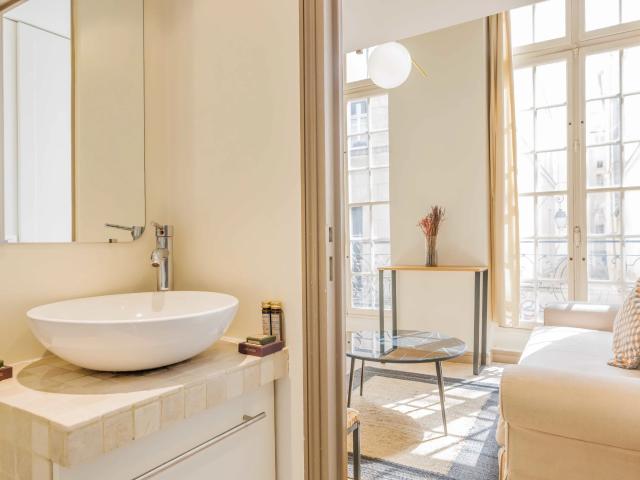Wonderful flat in vibrant neighbourhood