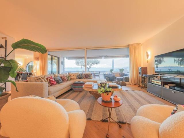 Wonderful furnished 2 bedroom apartment close to Nyon and Gland