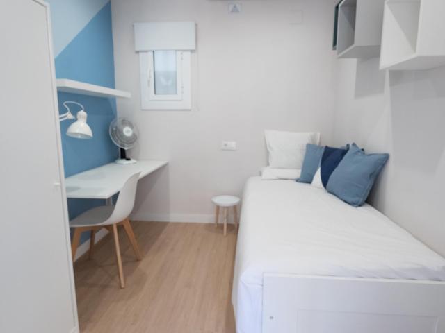 Wonderful single bedroom near the Urquinaona metro