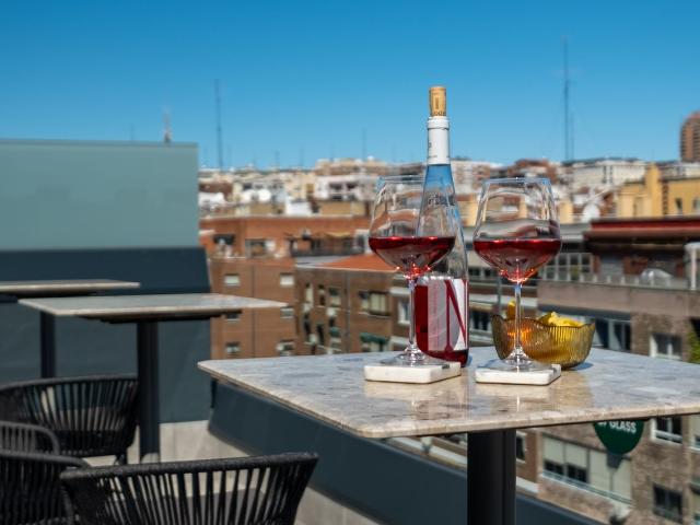 Wonderful suite in vibrant neighborhood, Madrid Amsterdam Apartments for Rent