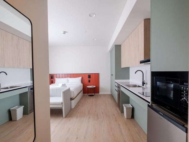 Wonderful suite in vibrant neighborhood PMR, Madrid Amsterdam Apartments for Rent