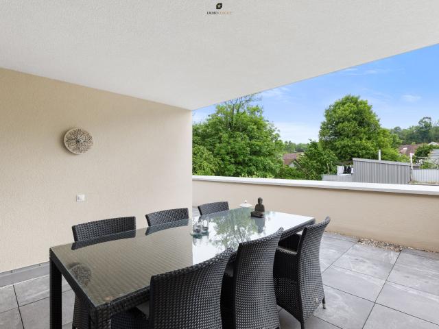 Wonderful penthouse apartment with huge terrace surrounded by greenery | dreamo. Ch