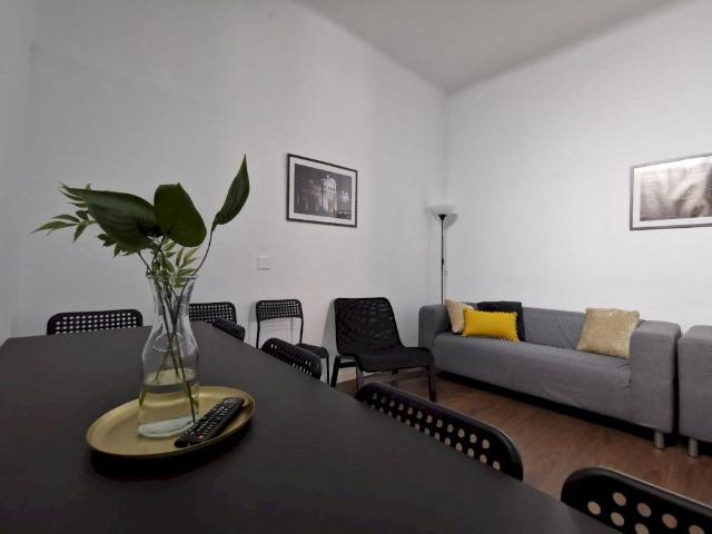 Wonderful room in Preciados Street