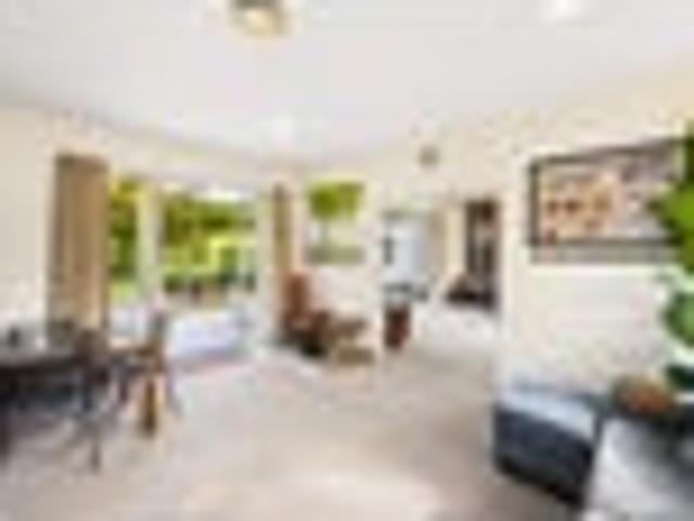 Wonderful Woodfern Family Living!