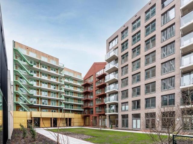 Woning aan de Oostenburgermiddenstraat te Amsterdam