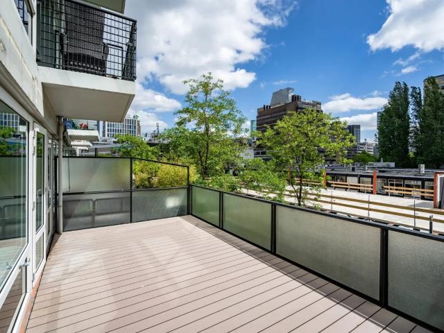 Woning aan de Kruiskade te Rotterdam