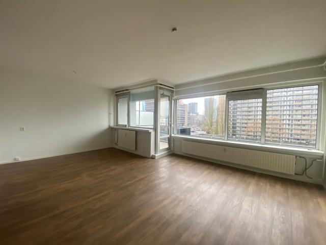 Woning aan de Kruiskade te Rotterdam