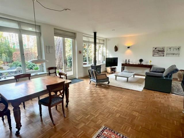 Woning aan de Lange Beestenmarkt te Den Haag