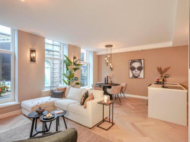 Woning aan de Lange Houtstraat te Den Haag