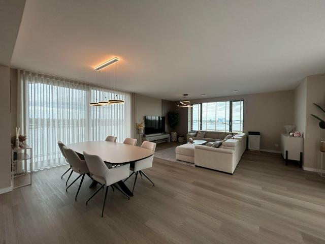 Woning aan de Pampuskade te Rotterdam