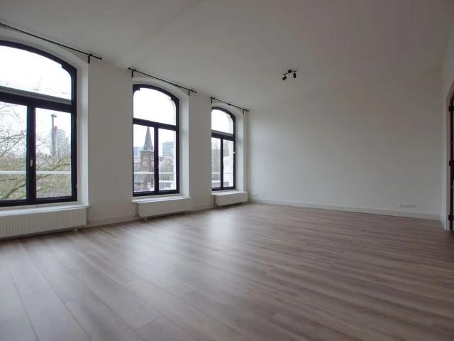 Woning aan de Schiedamsesingel te Rotterdam