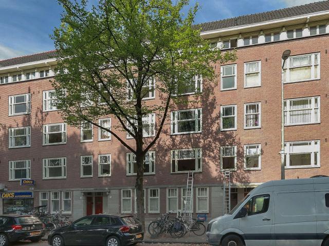 Woning aan de Willem de Zwijgerlaan te Amsterdam