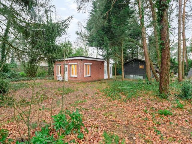 Woning en chalet gelegen in gebied voor verblijfsrecreatie op perceel van 1068m²