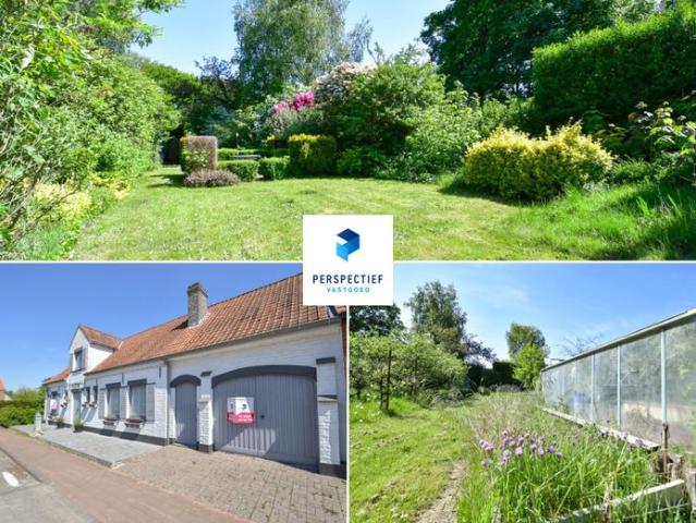 Woning en bungalow met prachtige idyllische tuin en uitwe.