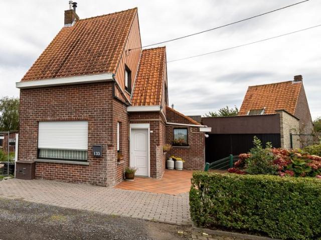 Woning op 620 m² te Koekelare