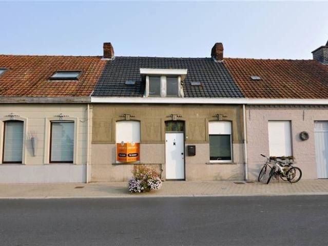 VERKOCHT Woning op ruim perceel van 685m² in landelijke bu