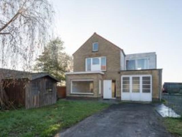 WONING MET OPTIONEEL GROTE LOODS MET STUDIO