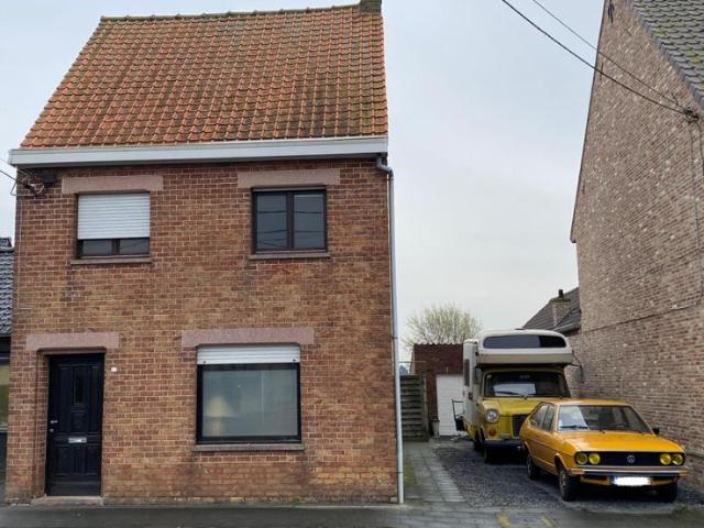 Woning met garage te Koekelare