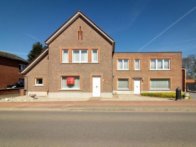 WONING MET GRONDEN
