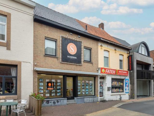 Woning met kantoor/winkel en magazijn/loods te koop in he.