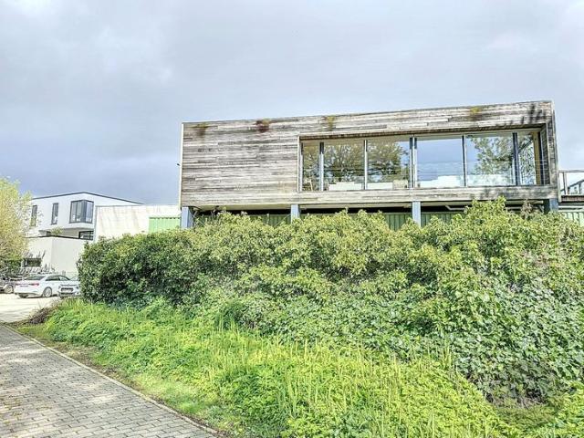 Woning met LOODS van 200 m² en PRACHTIG uitzicht