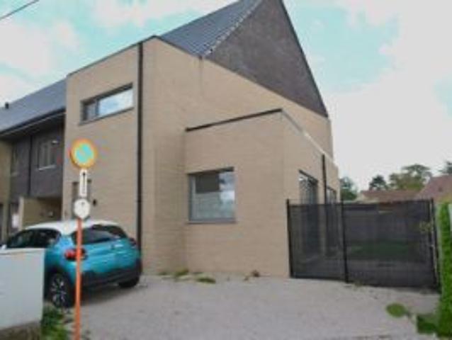 Woning met tuin nabij Donkmeer