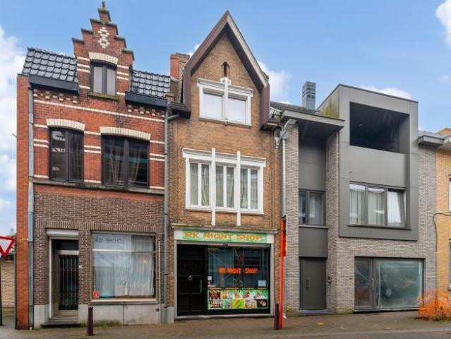 Woning met terras en uitweg in centrum!