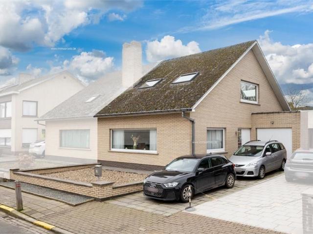 Woning met uitbreidingsmogelijkheden in Overboelare