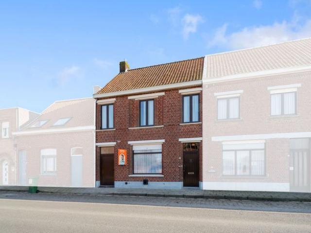 Woning met uitweg en garage!