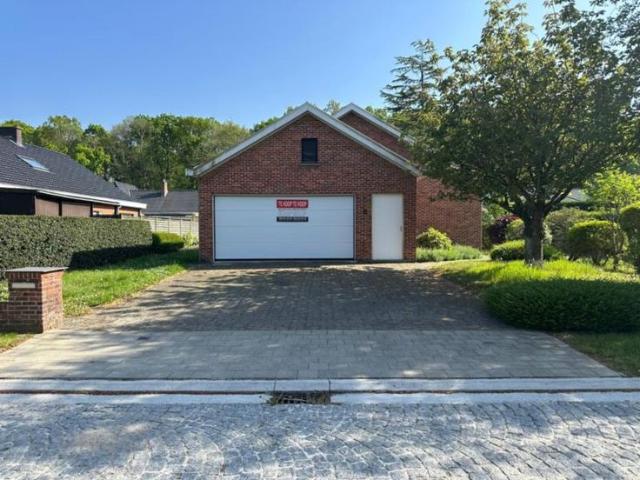 Woning met 2 slaapkamers, tuin en garage