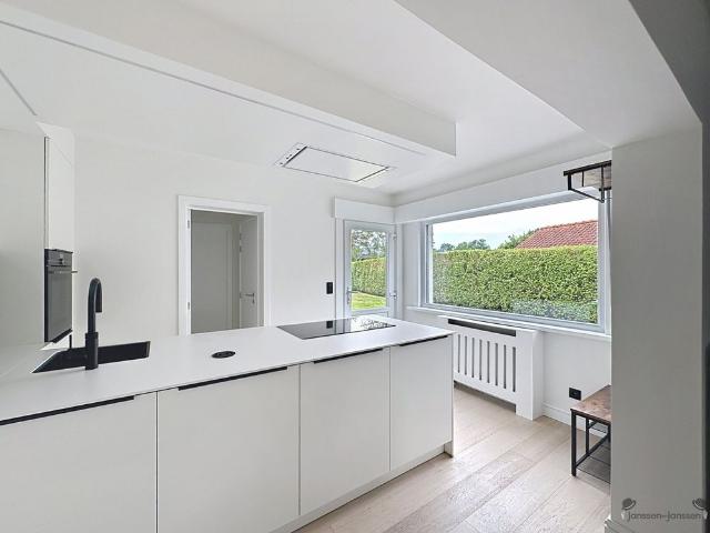 Woning met 2 slk en tuin