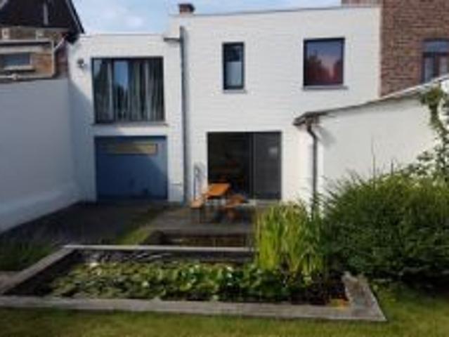 Woning met 3 slaapkamers, garage en tuin